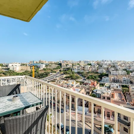 Amazing With Pool In Malta Apartamento