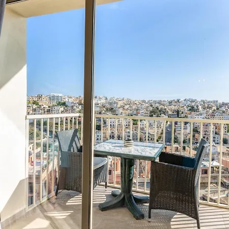 Amazing With Pool In Malta *