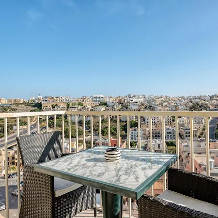 Amazing With Pool In Malta Is-Swieqi