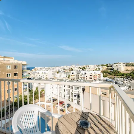 Amazing With Pool In Malta *