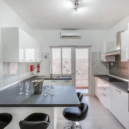Apartament Amazing With Pool In Malta Is-Swieqi