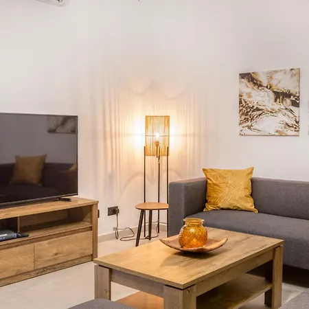 Amazing With Pool In Malta