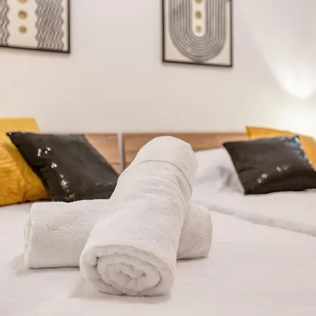 Amazing With Pool In Malta Is-Swieqi