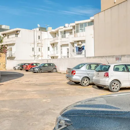 Amazing With Pool In Malta Apartment *