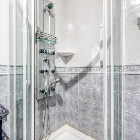 Amazing With Pool In Malta Apartament *