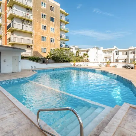 Amazing With Pool In Malta * Is-Swieqi