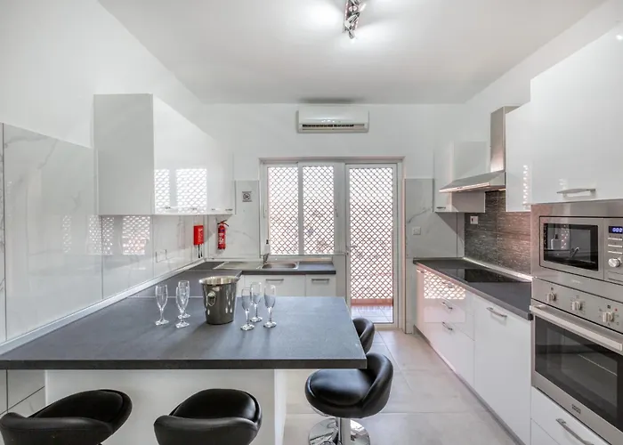 Lägenhet Amazing With Pool In Malta Is-Swieqi