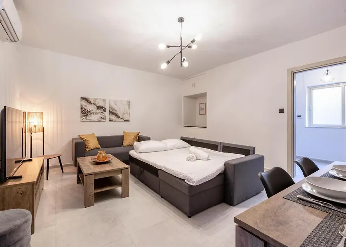 Amazing With Pool In Malta Lägenhet