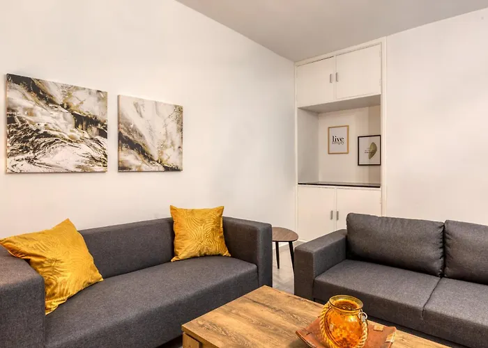 Amazing With Pool In Malta