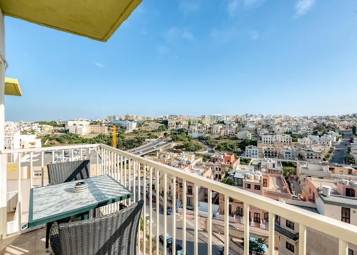 Amazing With Pool In Malta Lägenhet