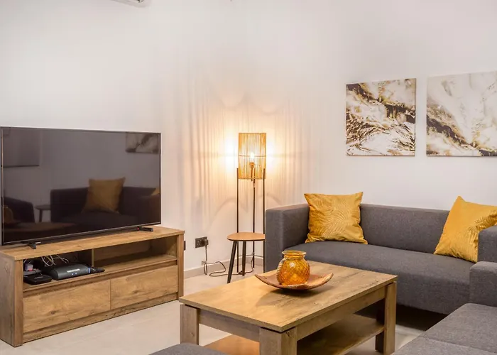 Amazing With Pool In Malta