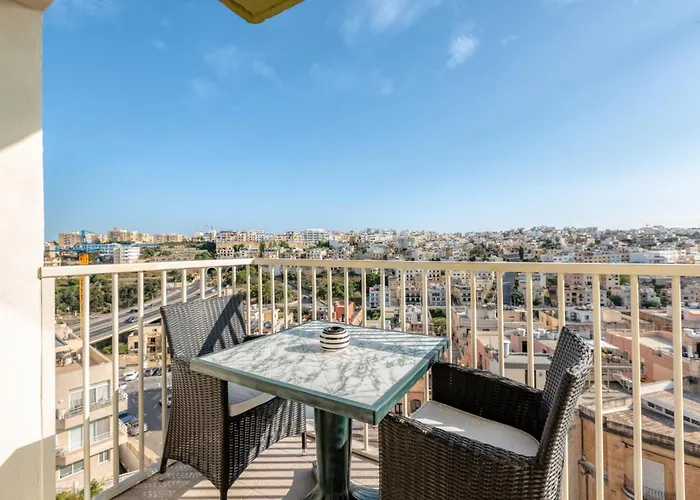 Amazing With Pool In Malta *