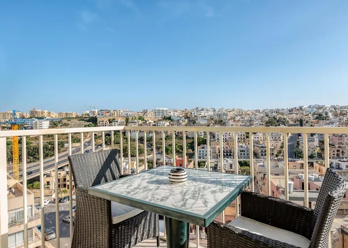 Amazing With Pool In Malta Is-Swieqi