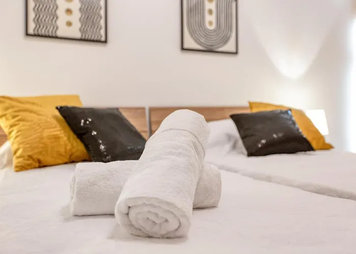 Amazing With Pool In Malta Is-Swieqi