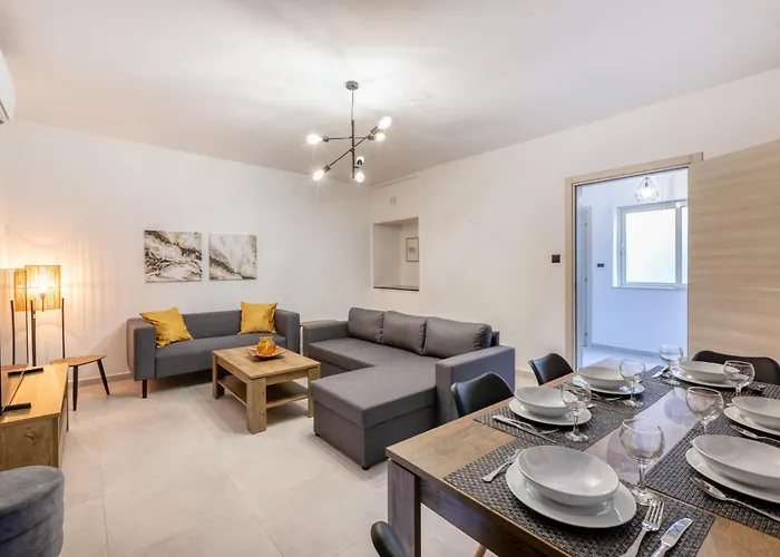 Amazing With Pool In Malta