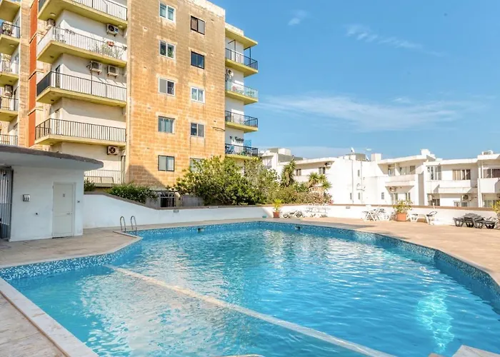 Amazing With Pool In Malta