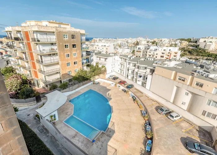 Amazing With Pool In Malta Lägenhet Is-Swieqi