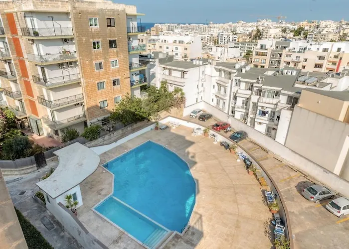 Amazing With Pool In Malta * Is-Swieqi