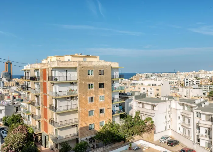 Amazing With Pool In Malta