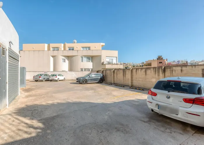 Amazing With Pool In Malta Lägenhet Is-Swieqi