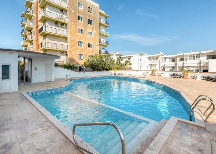 Amazing With Pool In Malta * Is-Swieqi